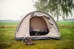 Namiot rodzinny: sypialnie, wysokość i rozstawianie